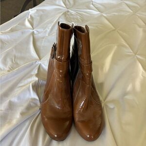 Brown patent leather Bone boots
